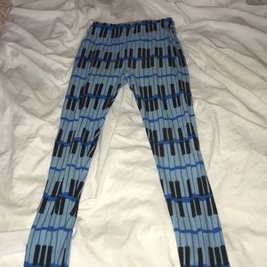 Blue, piano print leggings